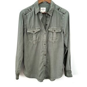 American Eagle Outfitters Boyfriend Fit, button down shirt with long  sleeves